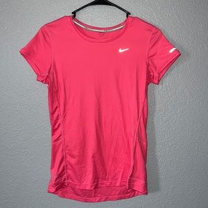 3/$15 Nike Dri-Fit Tee 🤍